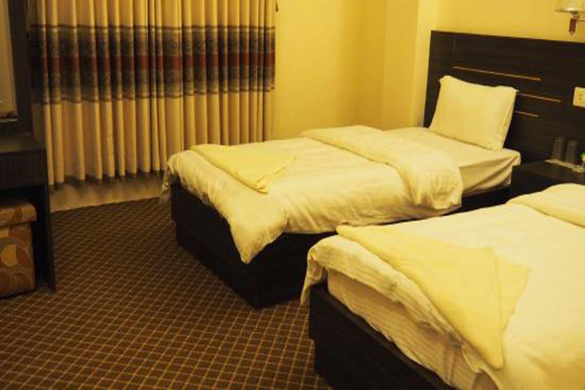 Mirage Inn Rummindei Екстериор снимка